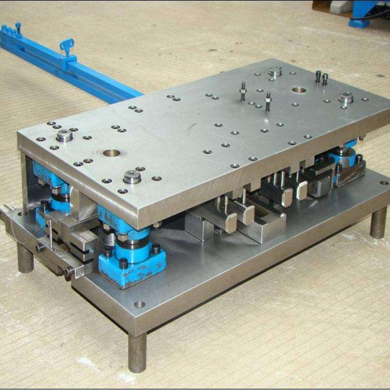 沖壓模具分類與行業(yè)術(shù)語，基礎(chǔ)要了解！